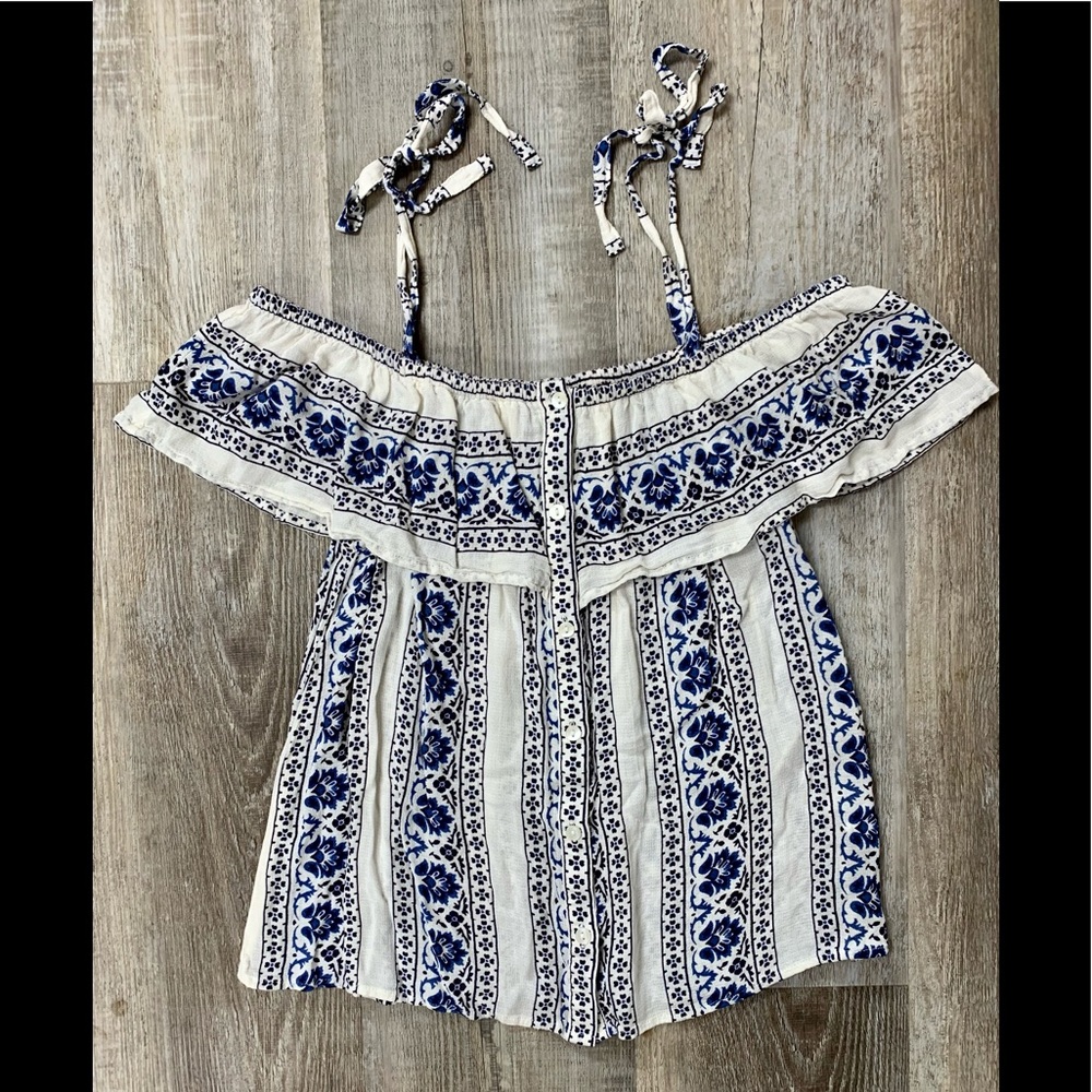 Lucky Brand Off the Shoulder Top with Adjustable Straps. NWOT.